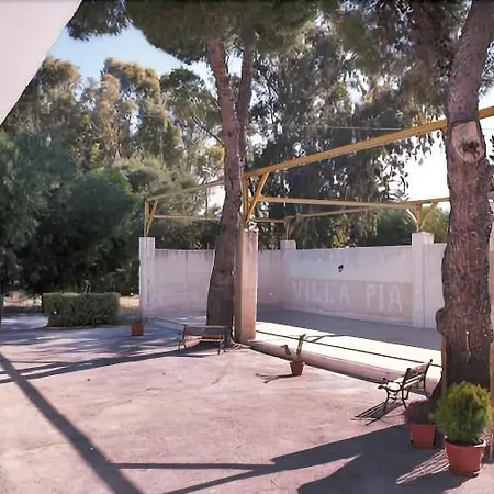 Pia فندق مبيت وإفطار 3*